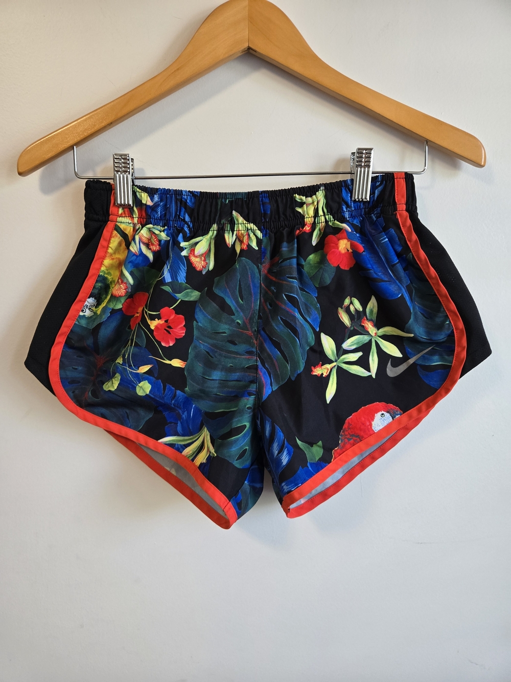 Nike Women’s Tropical Floral Running Shorts - Black/Red